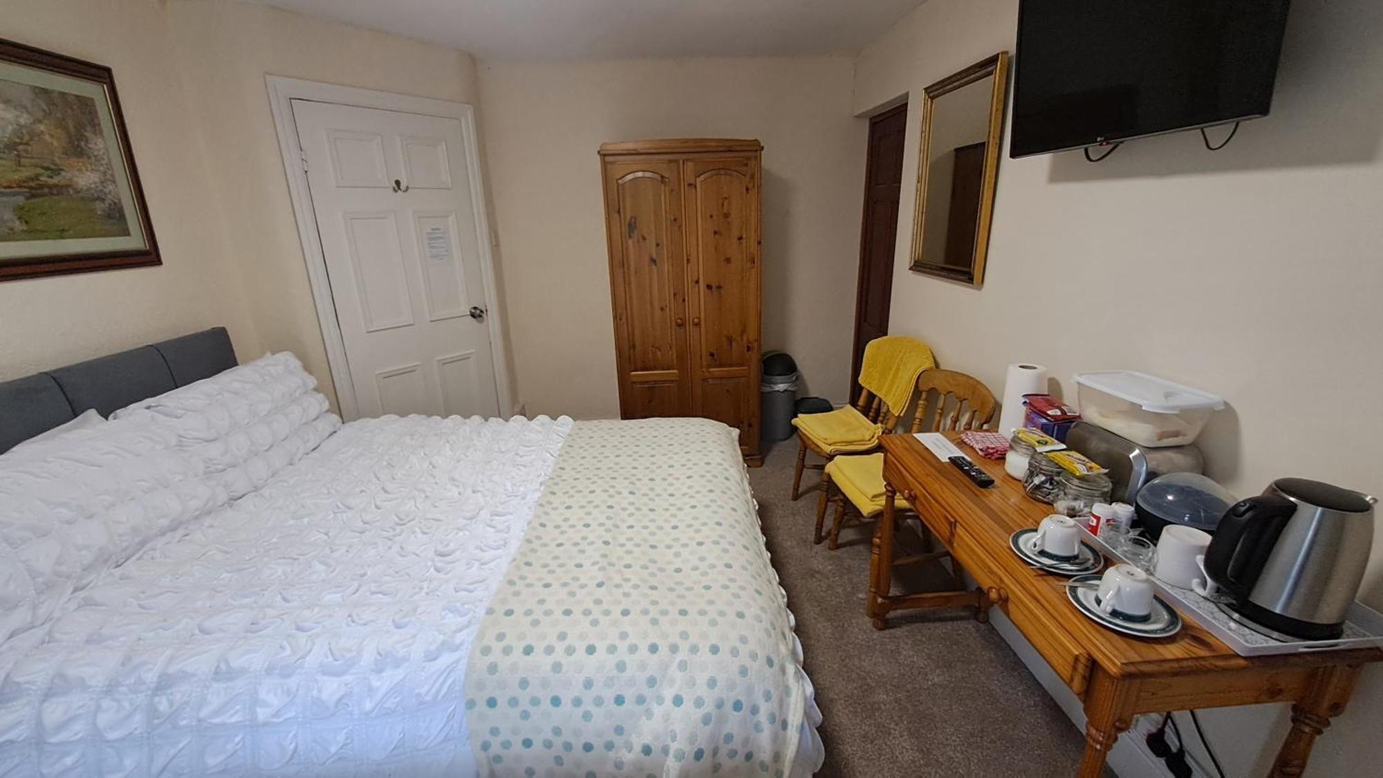 Coynant Farm Guesthouse - Farm Park Stay Swansea Bilik gambar