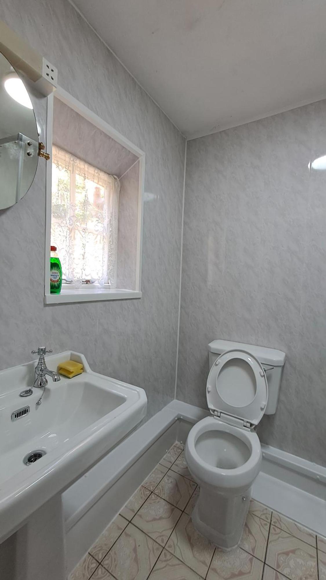 Coynant Farm Guesthouse - Farm Park Stay Swansea Bilik gambar