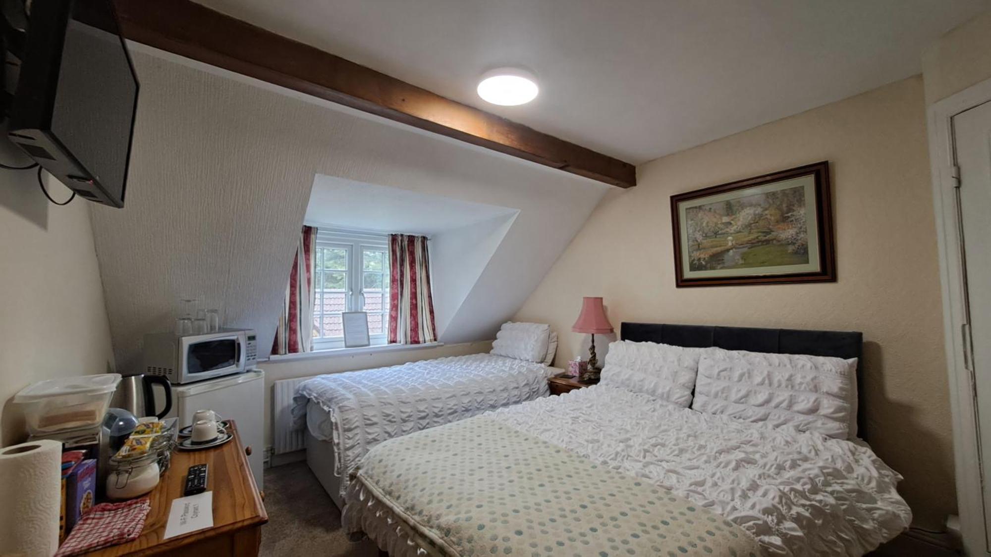 Coynant Farm Guesthouse - Farm Park Stay Swansea Bilik gambar