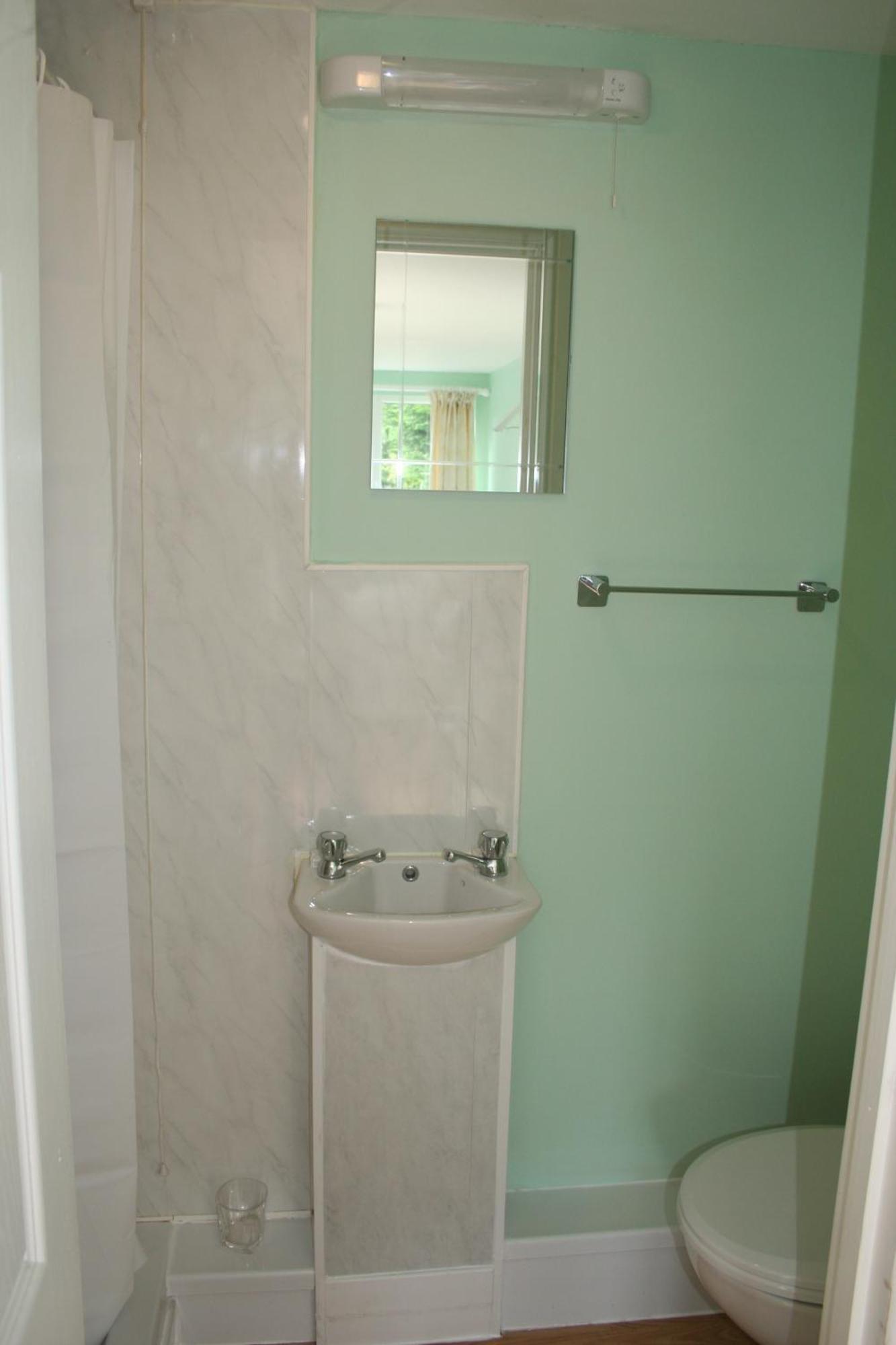 Coynant Farm Guesthouse - Farm Park Stay Swansea Bilik gambar