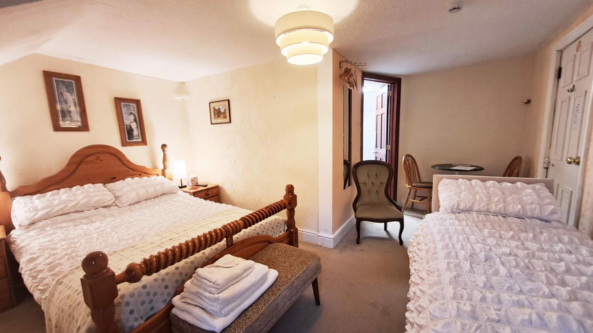 Coynant Farm Guesthouse - Farm Park Stay Swansea Luaran gambar